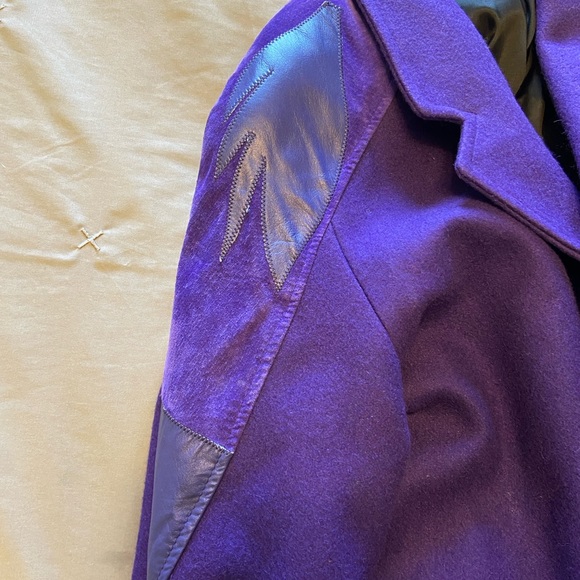 Women’s Overcoat - Picture 3 of 5